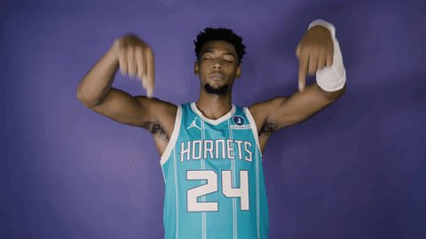 friday night buckets 

📍 charlotte, nc 
🆚 @chicagobulls 
⏰ 7pm
📺 @FDSN_Hornets
📻 @wfnz 