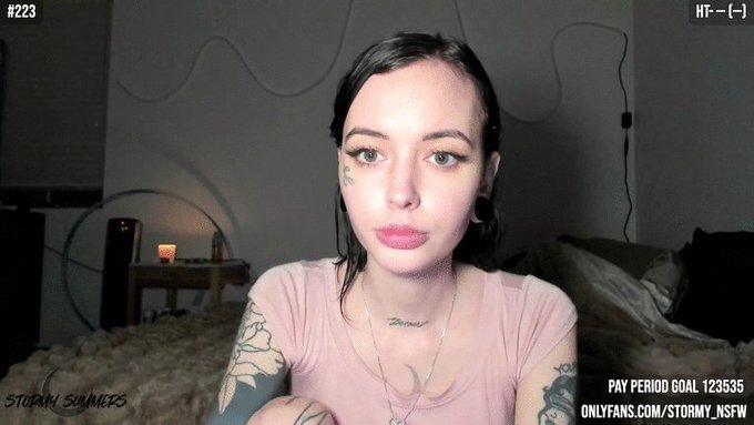 My cute face is online come love me currrently 223 https://t.co/Rfl5lYgavi 💚 https://t.co/kqc1MI3xVK