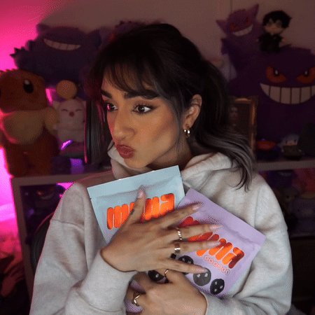 LIVE ON TWITCH 🍪 https://t.co/pIpBnfPnW5  despite my upset tummy, @pokimanelol's cookies finally came<a href="/tag/mobiuz"class="tags"><span>#mobiuz</span></a><a href="/tag/benq"class="tags"><span>#benq</span></a>