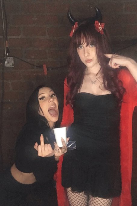 Happy birthday @MelodyMarksxxx 😍😍😍😍 I miss you &amp; I can&rsquo;t wait to see sooon 💕 https://t.co/sZCfleq2EN<a class="tags" href="/tag/melodymarksxxx">@melodymarksxxx</a><a href="/tag/pantyhose"class="tags"><span>#pantyhose</span></a>