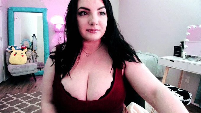 I'm online right meow 😼 @MyFreeCams! #onmfc https://t.co/FLsZAsI1Hz 💚 https://t.co/bpapHJefM1<a class="tags" href="/tag/myfreecams">@myfreecams</a><a href="/tag/onmfc"class="tags">#onmfc</a>