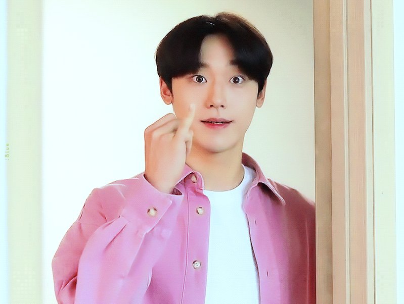 영화 <마담뺑덕> 이솜 앳된 얼굴 너무 귀엽지 않나요...🥹 푸, 재미 없어 할때 깨물어주고 싶음Translate post