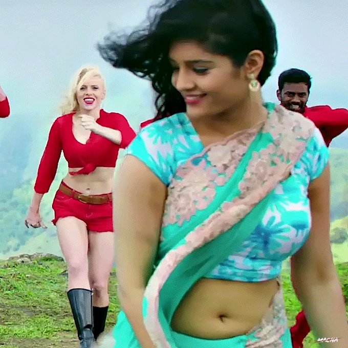 GMYz-Z_XIAAuc1p?format=jpg&name=small