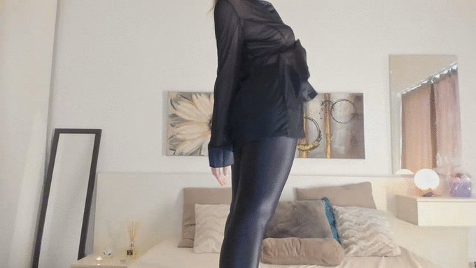 I'm online @MyFreeCams! #onmfc https://t.co/lGvxREFXjC 💚 https://t.co/Zd2epZTybI<a class="tags" href="/tag/myfreecams">@myfreecams</a><a href="/tag/onmfc"class="tags">#onmfc</a>