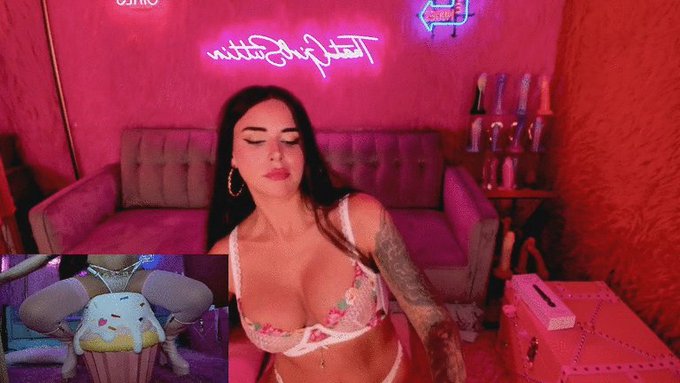 I'm online @MyFreeCams! #onmfc https://t.co/D7a4BbKVFJ 💚 https://t.co/wxKCk3YNCR<a class="tags" href="/tag/myfreecams">@myfreecams</a><a href="/tag/onmfc"class="tags">#onmfc</a>