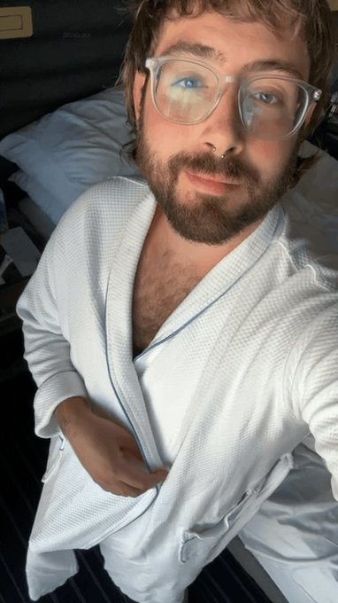 it&rsquo;s officially safe to like my extremely suckable penis and not just send me weird messages from burner