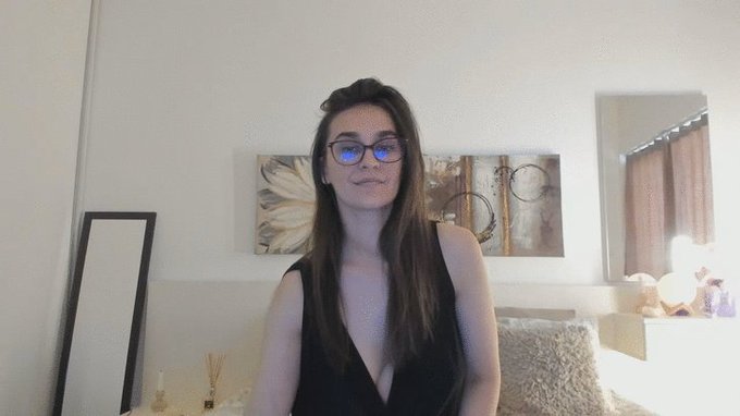 I'm online @MyFreeCams! #onmfc https://t.co/lGvxREFXjC 💚 https://t.co/aPh6YWsUjW<a class="tags" href="/tag/myfreecams">@myfreecams</a><a href="/tag/onmfc"class="tags">#onmfc</a>