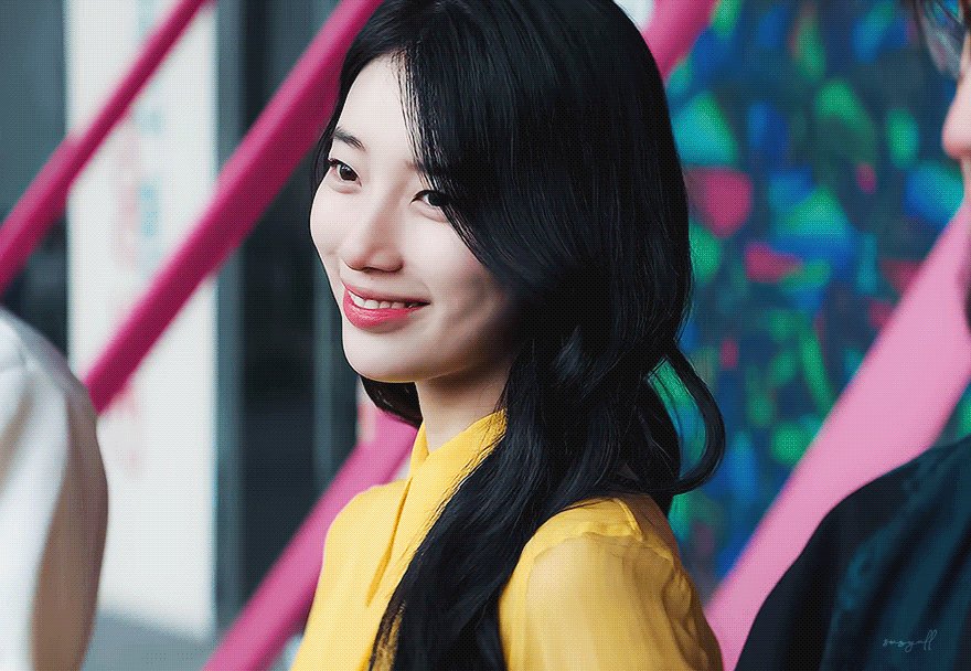 안나 감독판 후기 🎞️ 유미로 태어나 안나로 살게 된 인물의 이야기로, 수지의 새로운 모습을 많이 볼 수 있던 드라마 처음엔 조금 답답한 감정도...