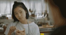 진심 은교 편견 가지는 사람들 특징이 누드씬 , 할아버지가 학생를 사랑하는것을 역겹다고 생각하는게 대부분인데 진심 그렇게 생각하지 말아요...
