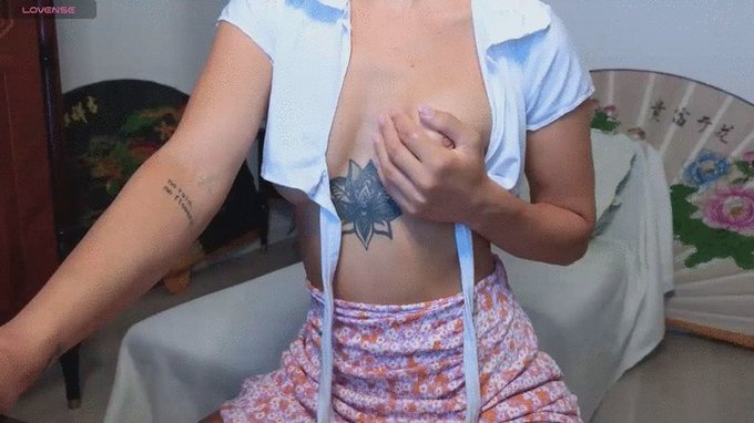 I'm online @MyFreeCams! #onmfc https://t.co/XS9n4fVmz8 💚 https://t.co/W8lOQ4fF9o<a class="tags" href="/tag/myfreecams">@myfreecams</a><a href="/tag/onmfc"class="tags">#onmfc</a>