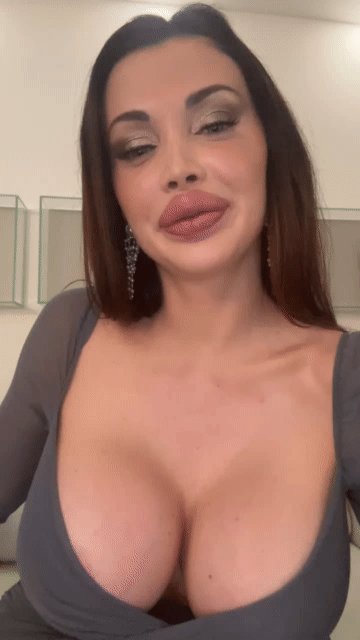 ALETTAOCEAN is live now! https://t.co/nudmkkxENG https://t.co/HVAeOO8fcu