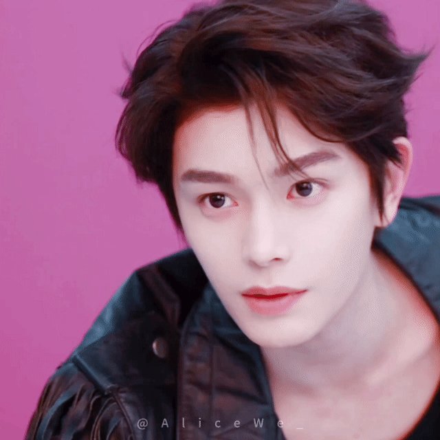丁禹兮snackpaper公式カード３枚ディン・ユーシー 👀 What are inside our @snackpaper_official x @dingyuxi_ryan