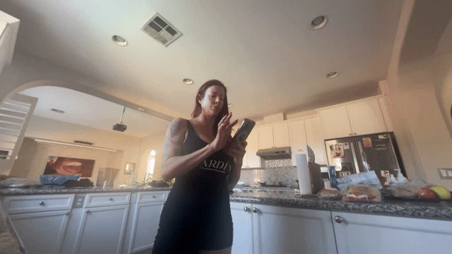 Alexis Fawx is live now! https://t.co/11enTIVPyy https://t.co/1abpW9DkPb