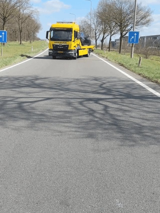 Auto verliest wiel op A58 nabij Gilze, toerit tijdelijk dicht