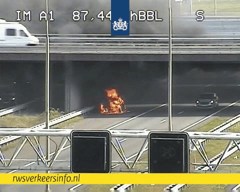 Autobrand op A50 bij knp. Beekbergen