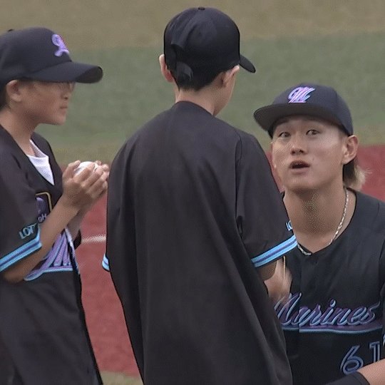 BLACK SUMMERユニホームを身に纏い、いざ！ #chibalotte #MarinesGIF